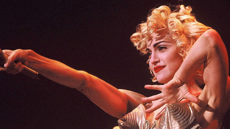Madonna dévoile un live inédit à Nice pour les 30 ans de son tube « Vogue »