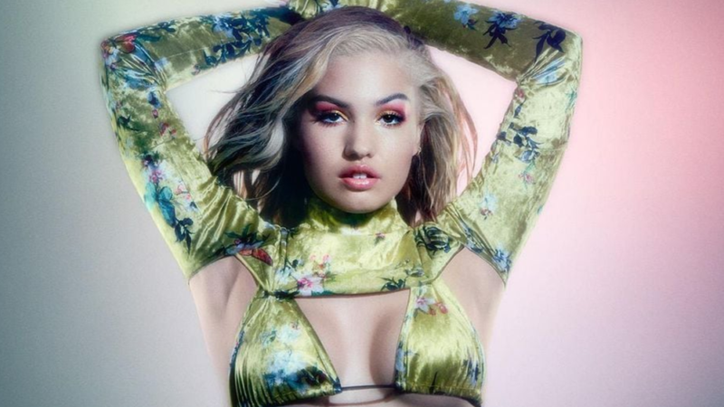 Mabel revient avec « Let Them Know »