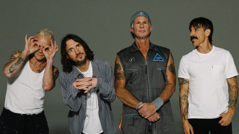Les Red Hot Chili Peppers sont de retour !!