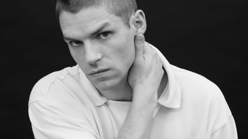 Insolite – Les chansons du nouvel album d’Hervé remplacées par un autre chanteur !