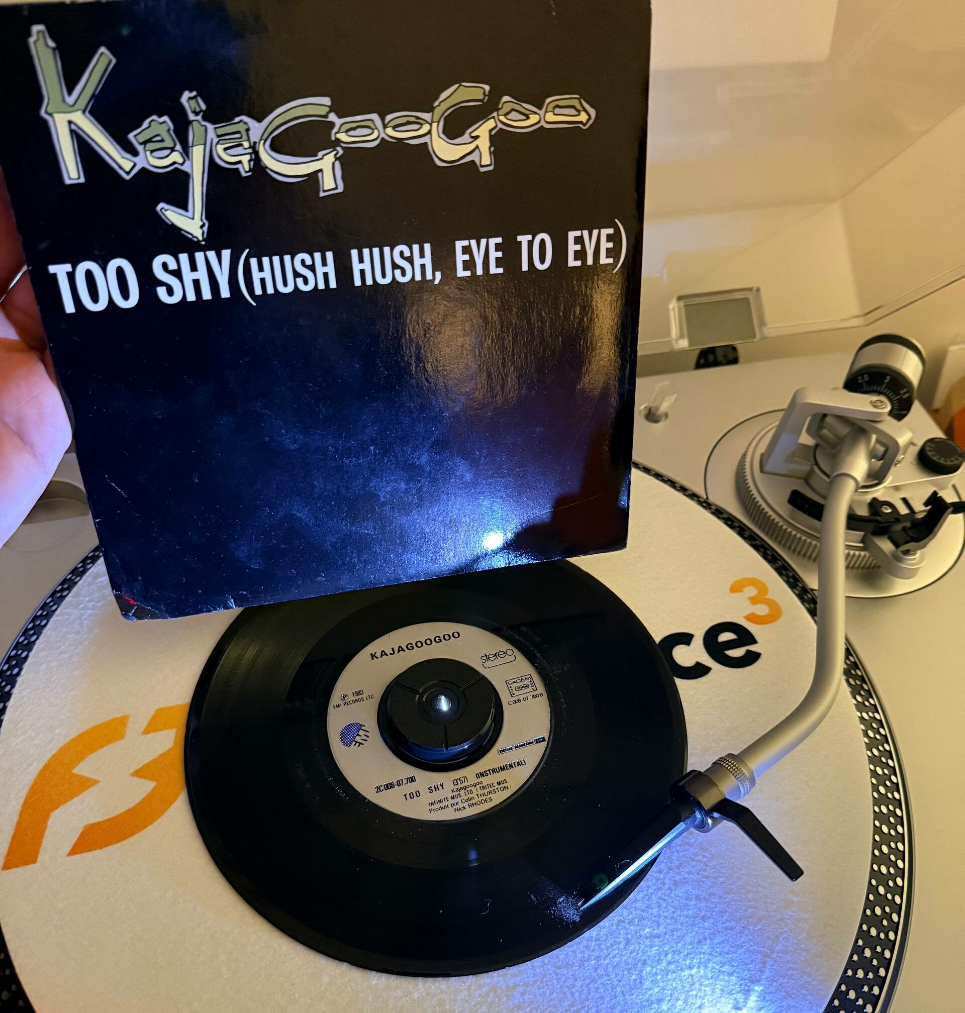 🎶Le Vinyle de 10h moins 10 de ce dimanche 2 novembre : Kajagoogoo « Too Shy »