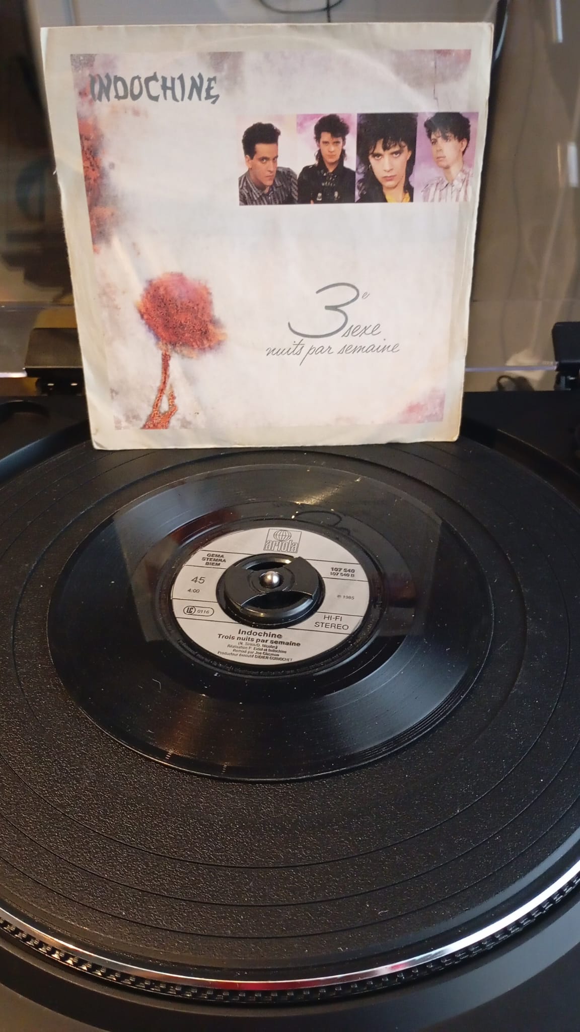 🎵 Le Vinyle de 10h moins 10 – Dimanche 18 janvier – Indochine, 3 nuits par semaine