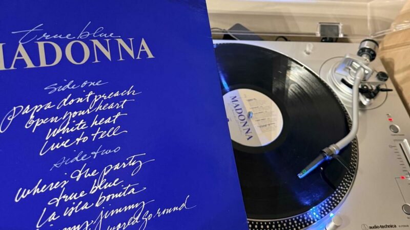 🎵 Le Vinyle de 10h moins 10 – Dimanche 1er février – Madonna – La Isla Bonita