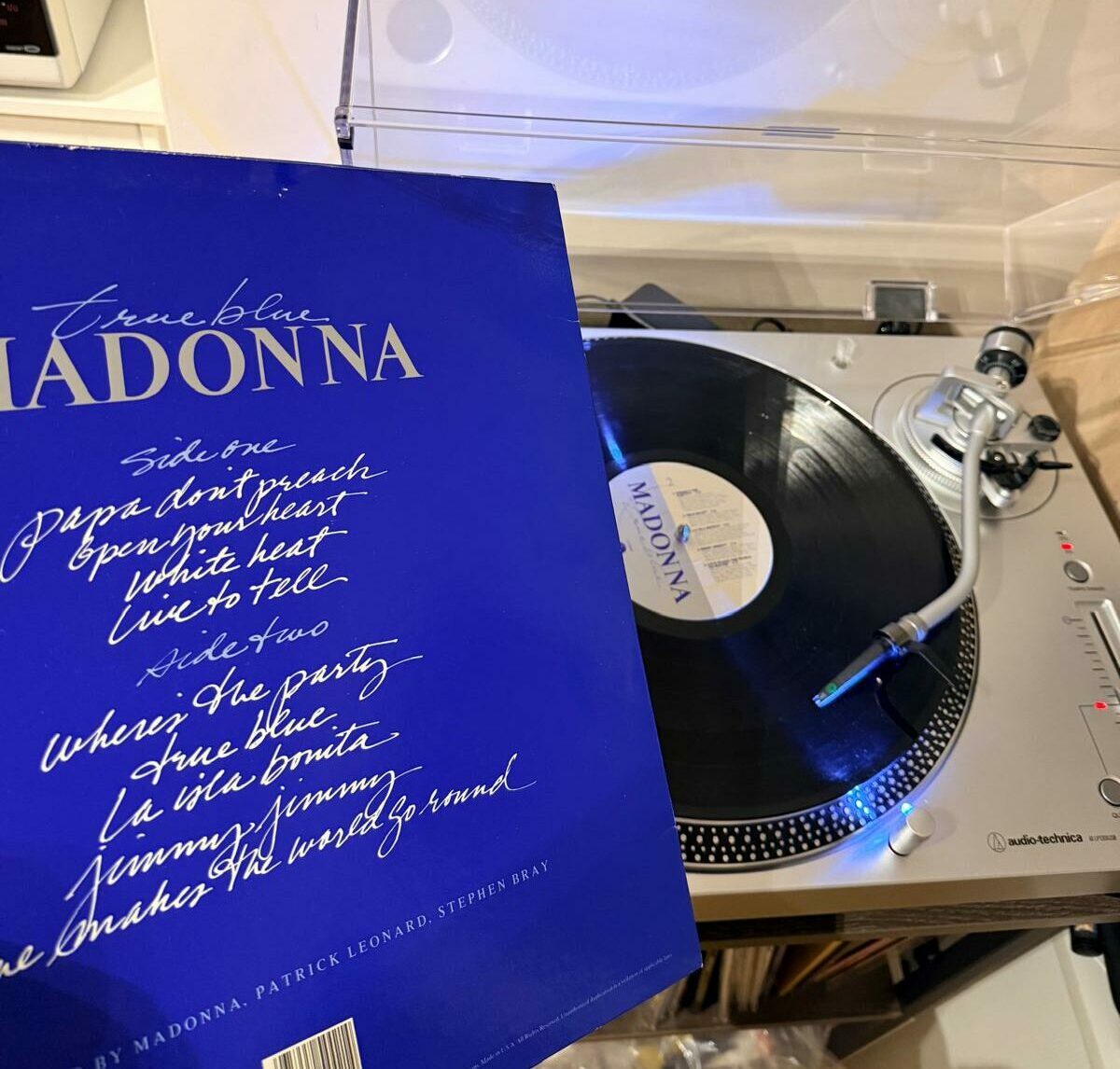 🎵 Le Vinyle de 10h moins 10 – Dimanche 1er février – Madonna – La Isla Bonita