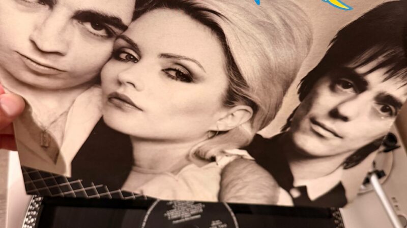 🎵 Le Vinyle de 10h moins 10 – Dimanche 22 Mars : Atomic de Blondie