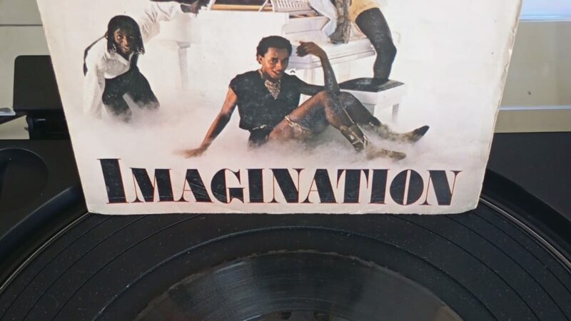 🎵 Le Vinyle de 10h moins 10 – Dimanche 12 avril – Imagination – Just An Illusion