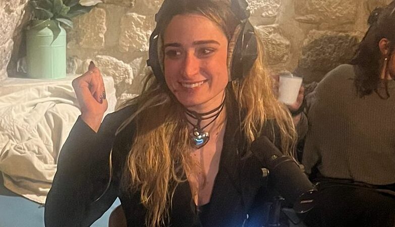 June The Girl : l&rsquo;horreur comme thérapie dans son nouvel album « Sweet Therapy »