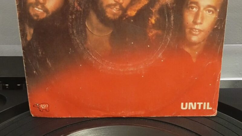 🎵 Le Vinyle de 10h moins 10 – Dimanche 2 août – Bee Gees – Tragedy