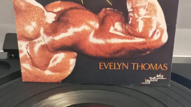 🎵 Le Vinyle de 10h moins 10 – Dimanche 26 juillet – Evelyn Thomas – High Energy
