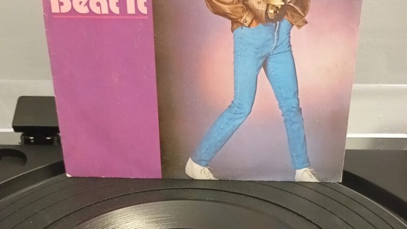 🎵 Le Vinyle de 10h moins 10 – Dimanche 12 juillet – Michael Jackson – Beat It