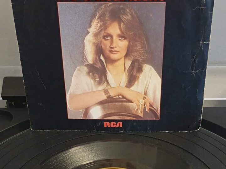 🎵 Le Vinyle de 10h moins 10 – Dimanche 30 août – Bonnie Tyler – It&rsquo;s a Heartache