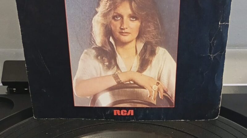 🎵 Le Vinyle de 10h moins 10 – Dimanche 30 août – Bonnie Tyler – It&rsquo;s a Heartache