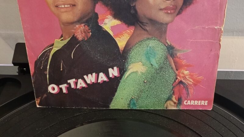 🎵 Le Vinyle de 10h moins 10 – Dimanche 25 octobre – Ottawan – T’es O.K.