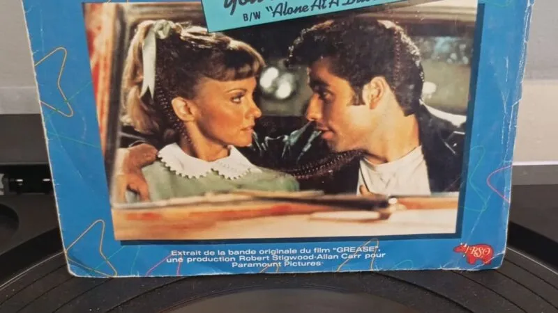 🎵 Le Vinyle de 10h moins 10 – Dimanche 1er novembre – John Travolta & Olivia Newton-John – You’re the One That I Want